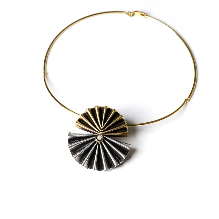 Asymmetrical 'Fan' pendant with central cubic zirconia VENTAGLI | CD MEDIOBIC ZIRC